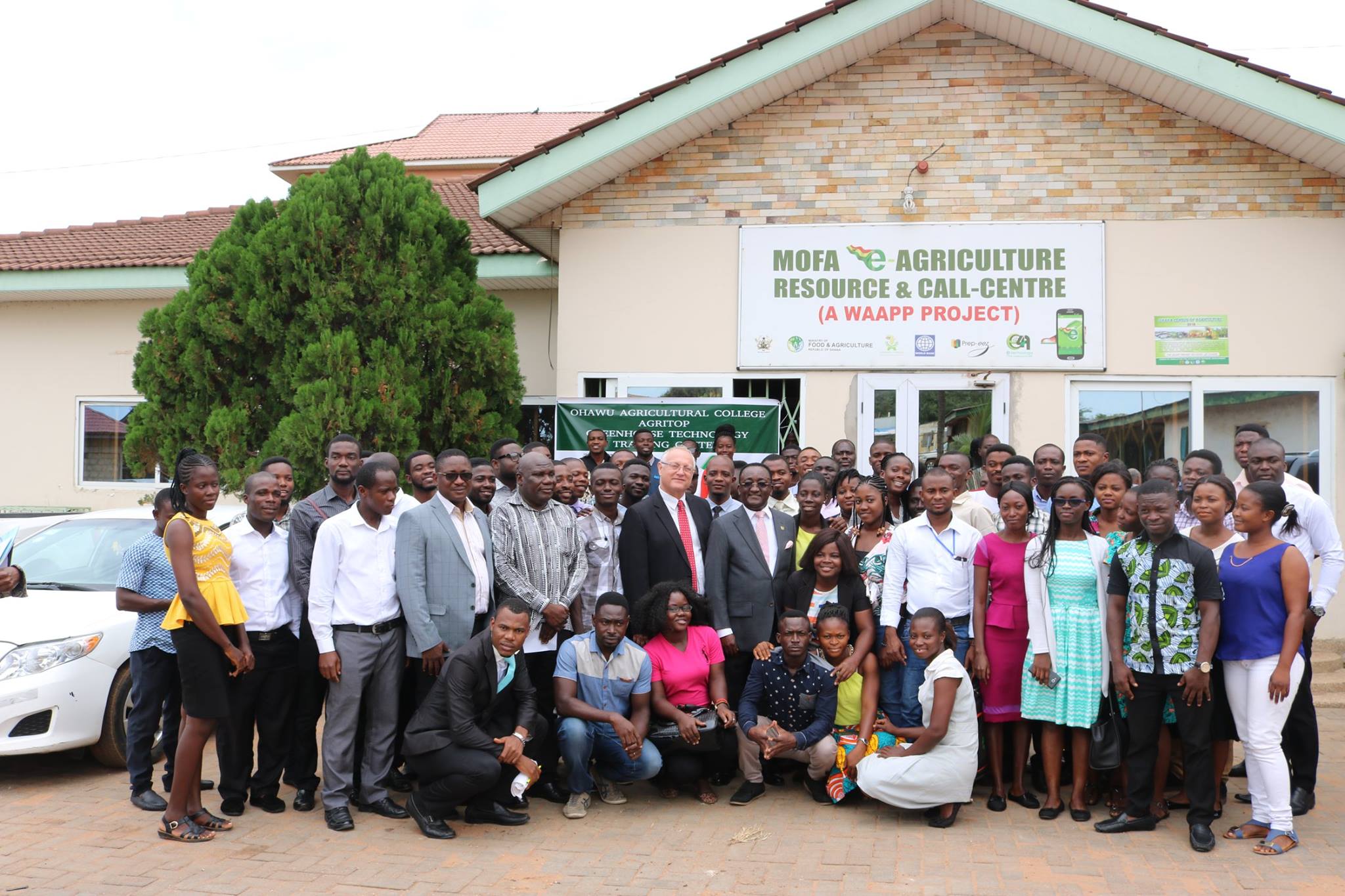 H. E. AMI MEHL, HON. AFRIYIE AKOTO WITH SOME PARTICIPANTS